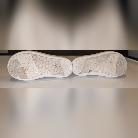 Cat And Jack Kids Shoes - Picture 4 of 5